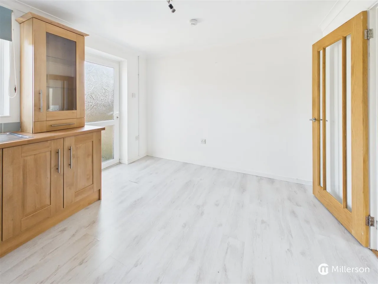 Glendale Crescent, Mount Hawke, TR4, photo 4