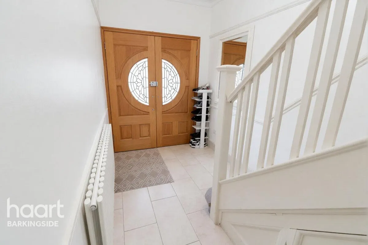 Beechwood Gardens, Clayhall, IG5, photo 2