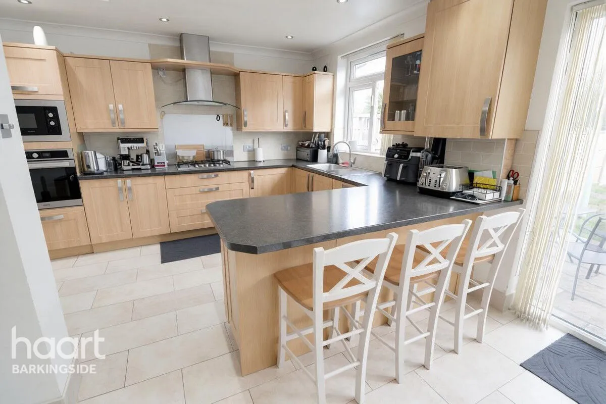 Beechwood Gardens, Clayhall, IG5, photo 7