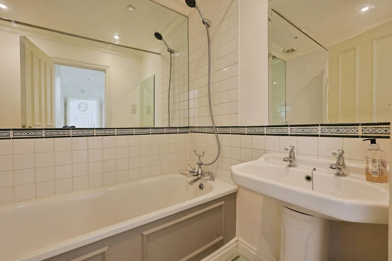 Lavender Hill, Battersea, London, SW11, photo 13