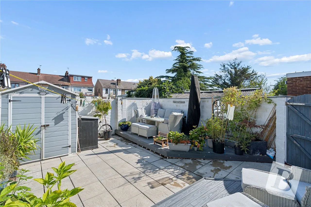 Essex Close, Romford, RM7, photo 5