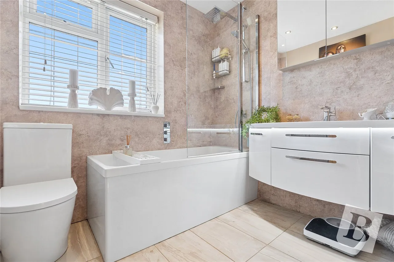 Essex Close, Romford, RM7, photo 7