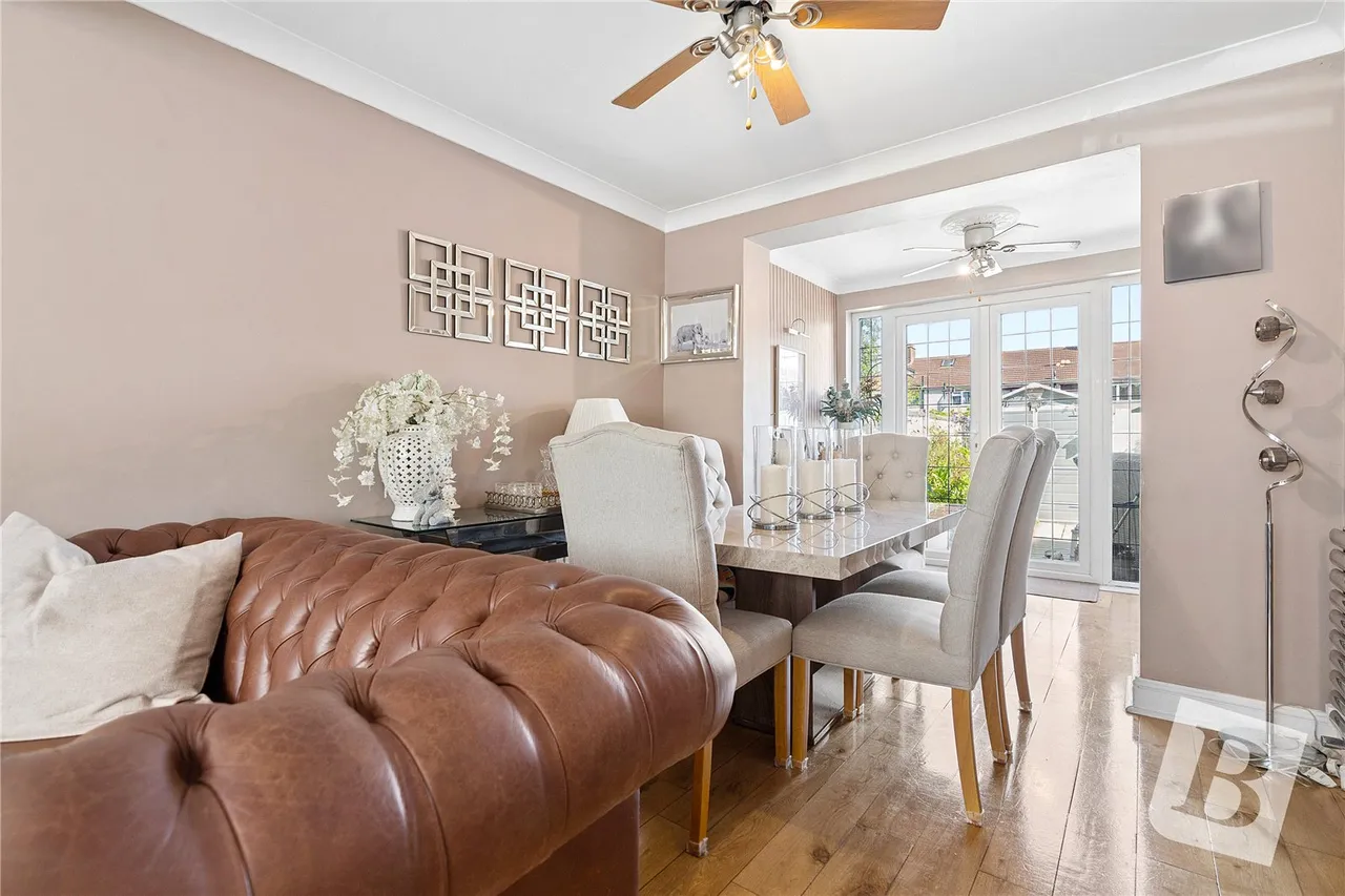 Essex Close, Romford, RM7, photo 12