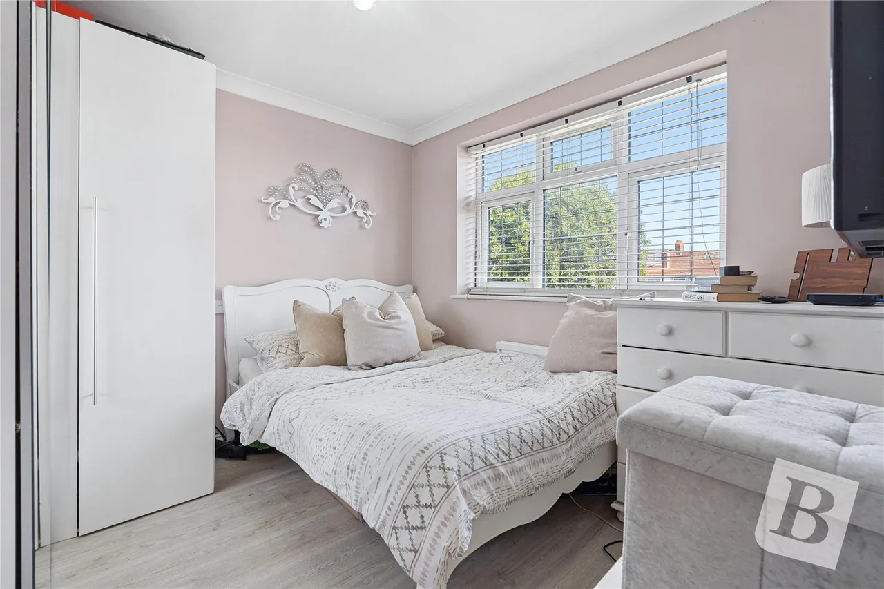 Essex Close, Romford, RM7, photo 9