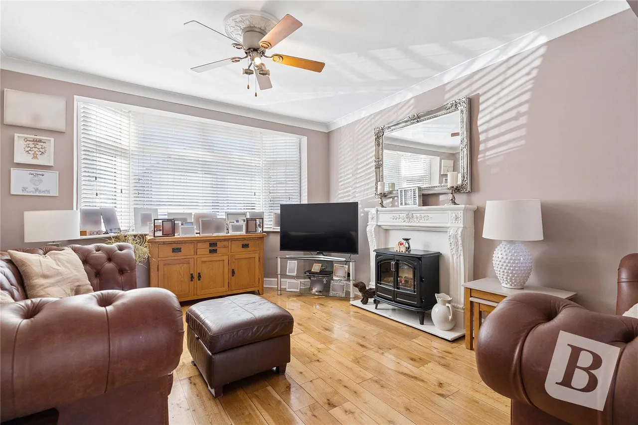 Essex Close, Romford, RM7, photo 11