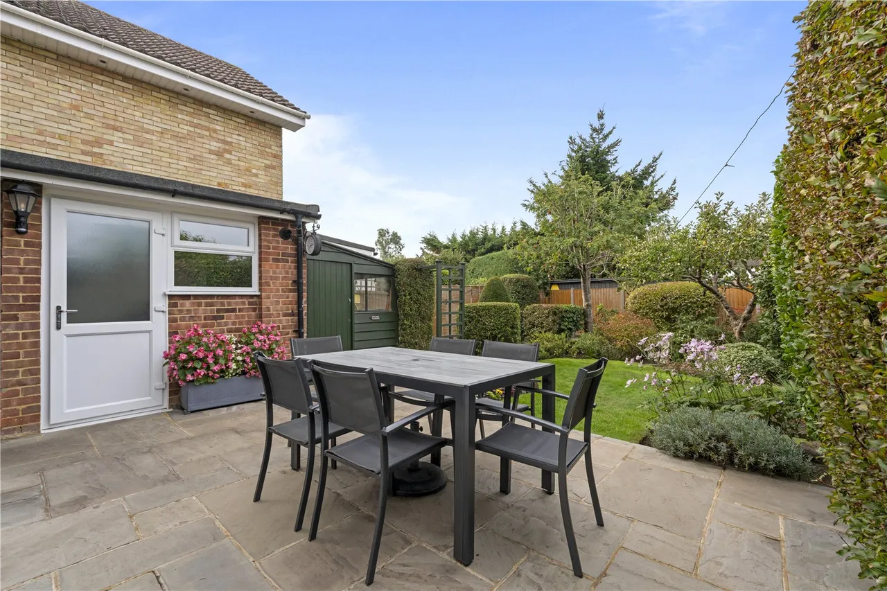 Saxonbury Avenue, Lower Sunbury, TW16 5EY, photo 13