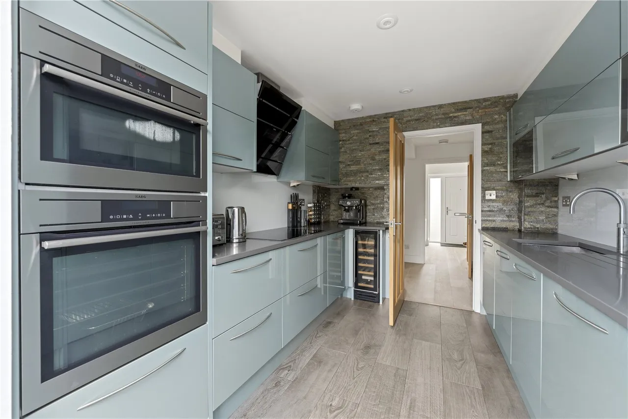 Saxonbury Avenue, Lower Sunbury, TW16 5EY, photo 7