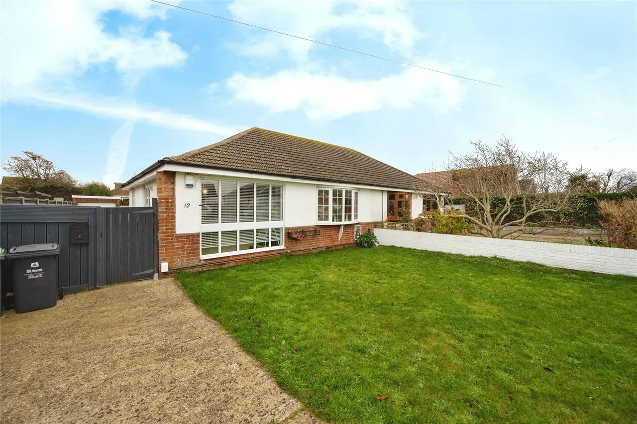 3 bed house for sale, Coronation Road, Hayling Island, PO11