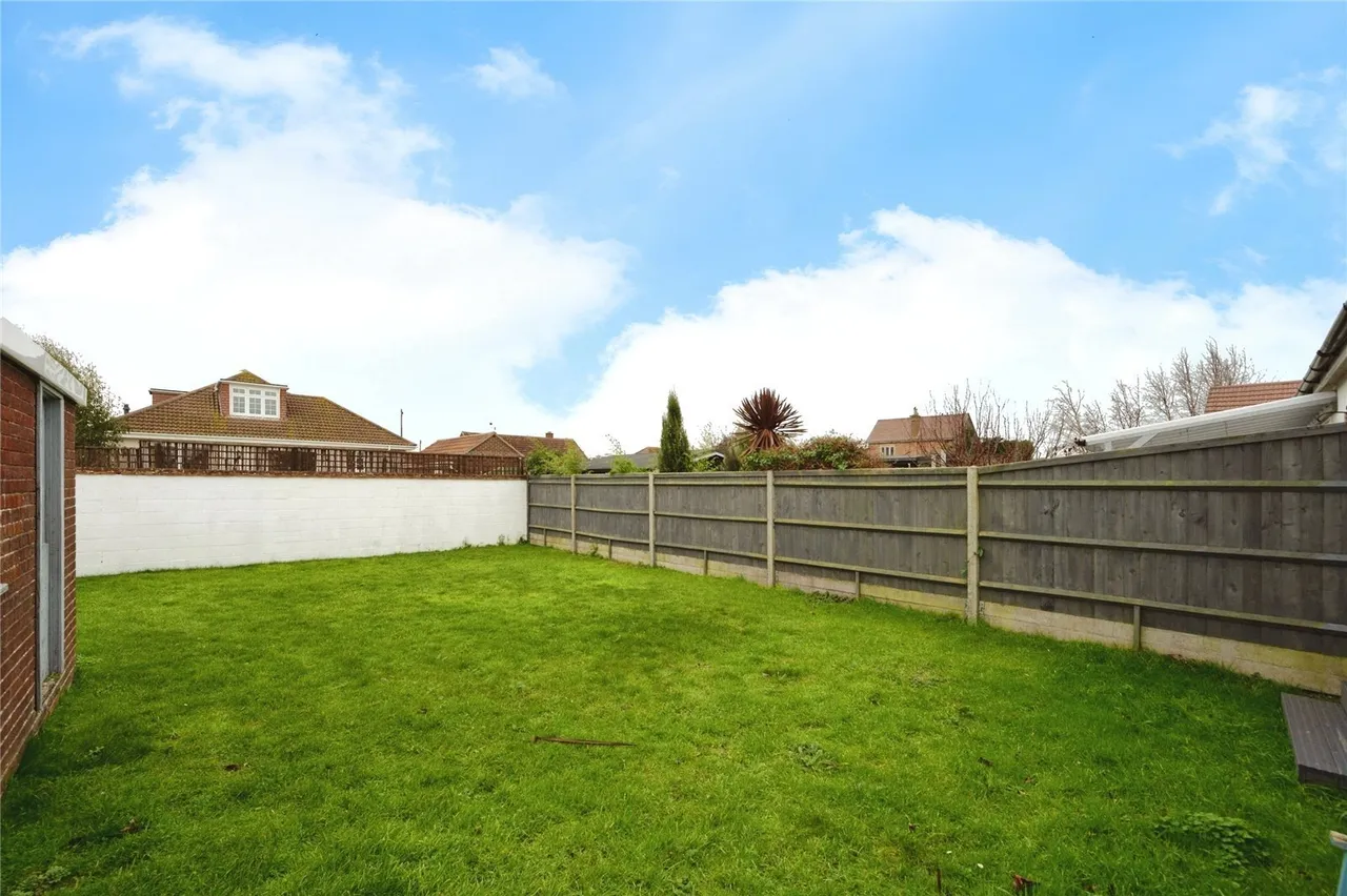 Coronation Road, Hayling Island, PO11, photo 10