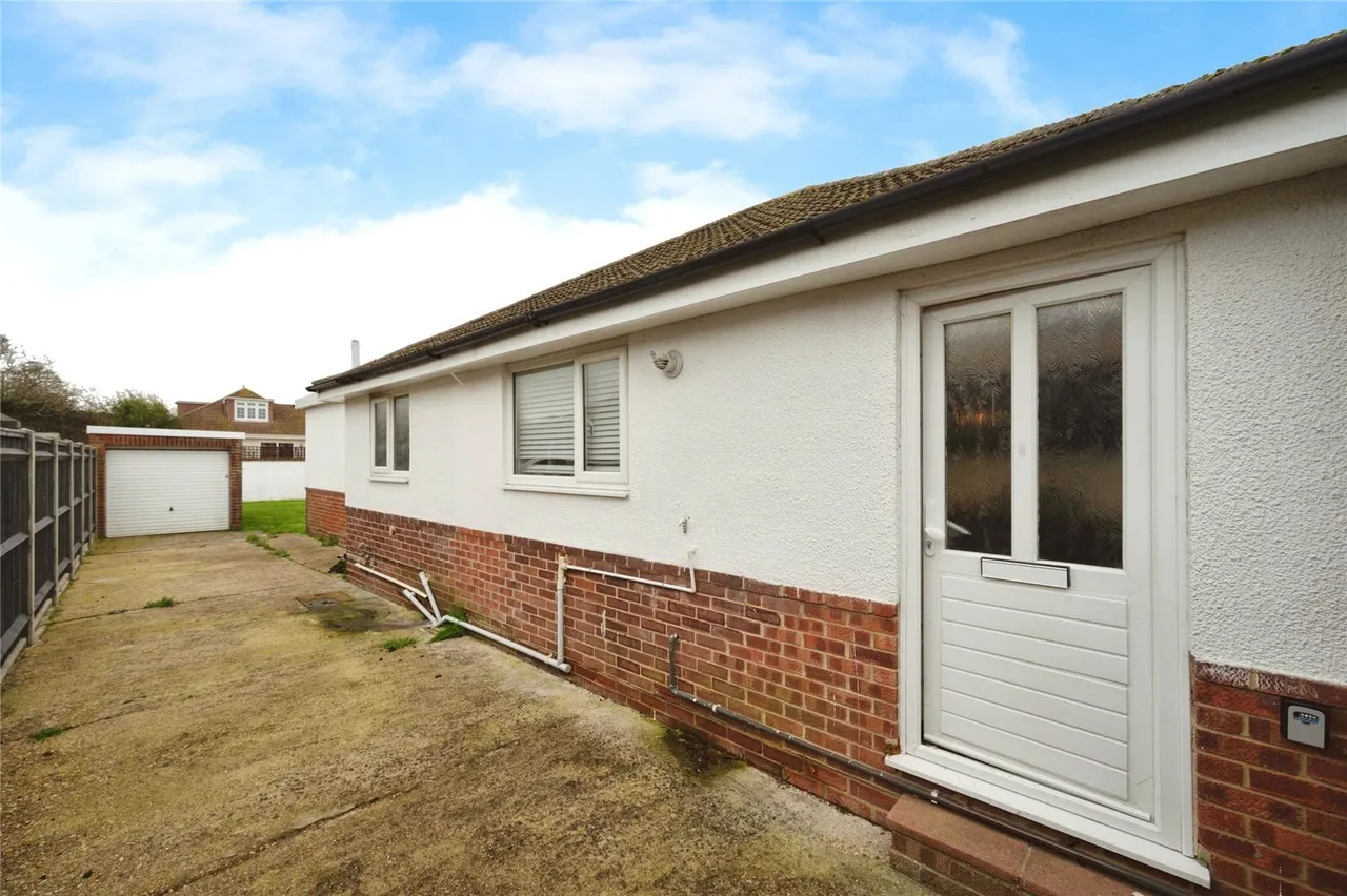 Coronation Road, Hayling Island, PO11, photo 9