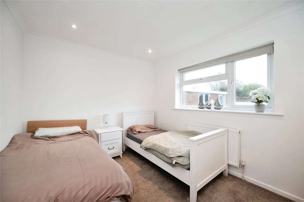 Coronation Road, Hayling Island, PO11, photo 13