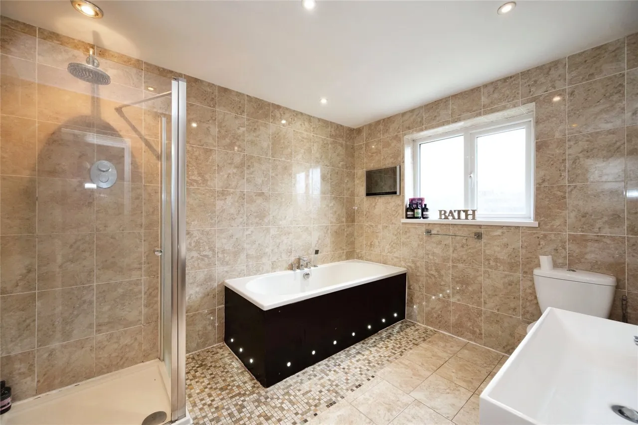 Coronation Road, Hayling Island, PO11, photo 6