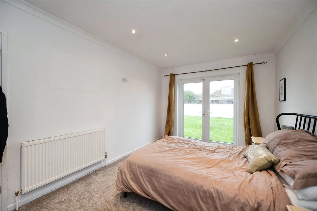 Coronation Road, Hayling Island, PO11, photo 8