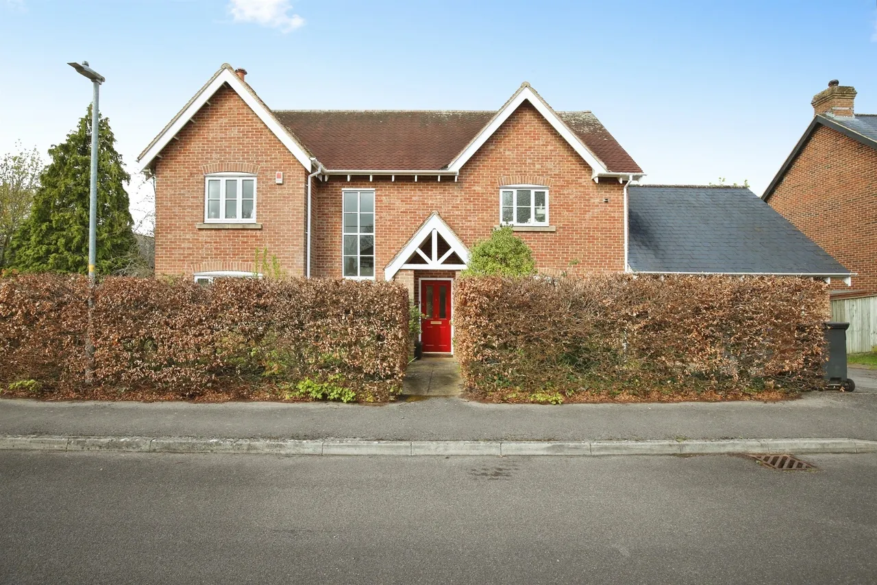 4 bed house for sale — Pinetum Close, Devizes