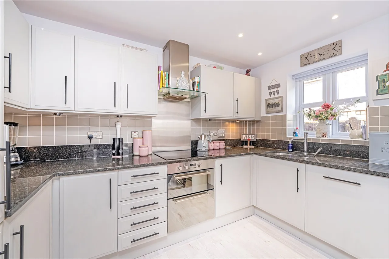 Holly Bush Lane, Hampton, TW12 2QW, photo 5