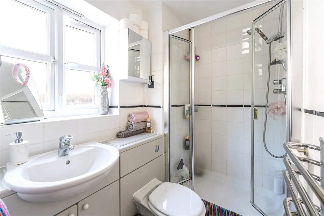 Holly Bush Lane, Hampton, TW12 2QW, photo 9