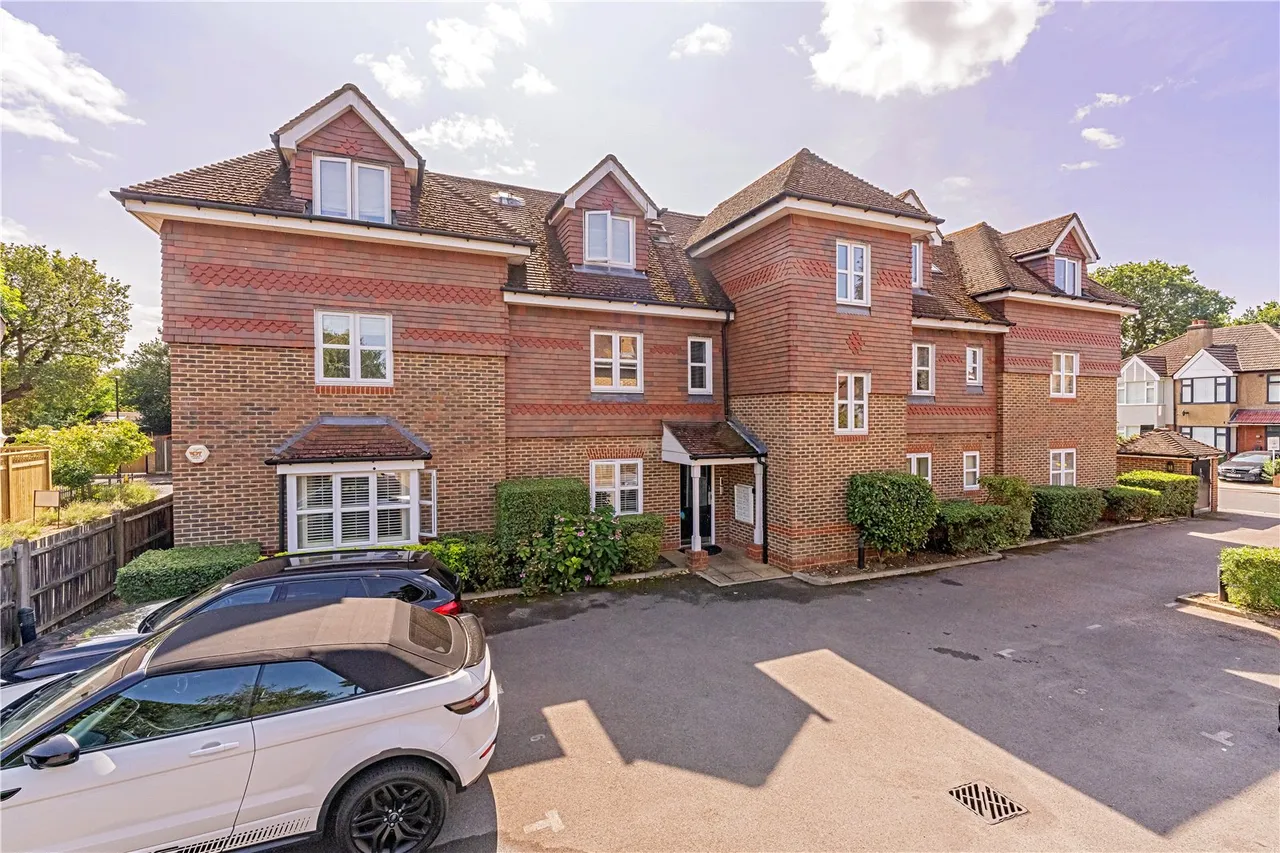 2 bed flat for sale — Holly Bush Lane, Hampton, TW12 2QW