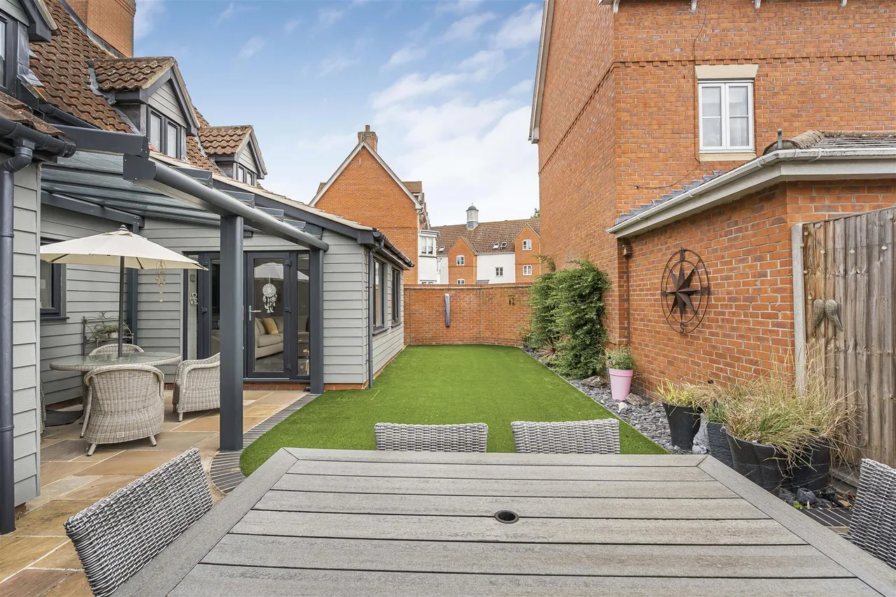 Manor Farm Close, Haverhill, CB9, photo 24
