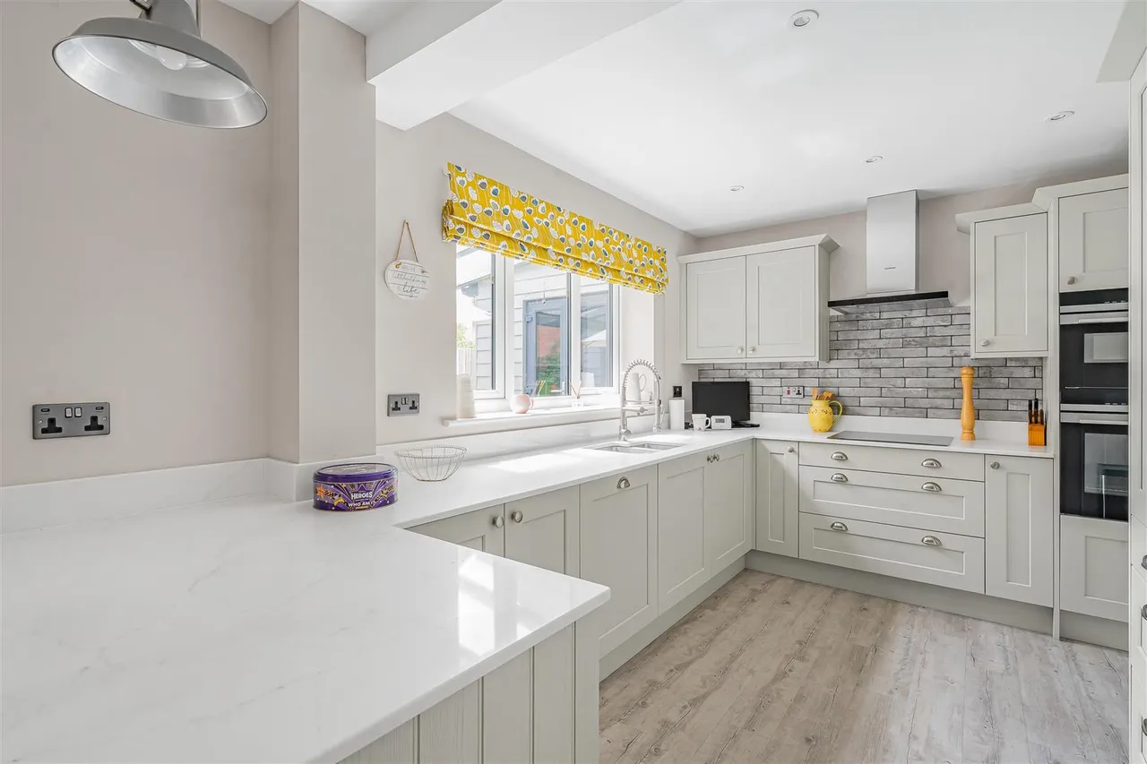 Manor Farm Close, Haverhill, CB9, photo 3