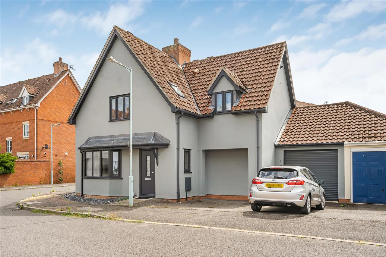 4 bed house for sale, Manor Farm Close, Haverhill, CB9