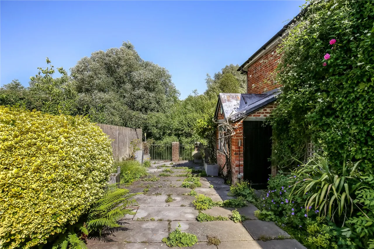 Harnham Road, Salisbury, Wiltshire, SP2 8JG, photo 14