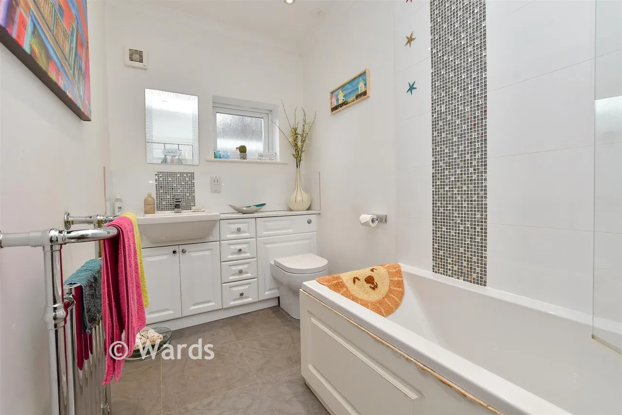 Leeds Road, Langley, ME17, photo 13
