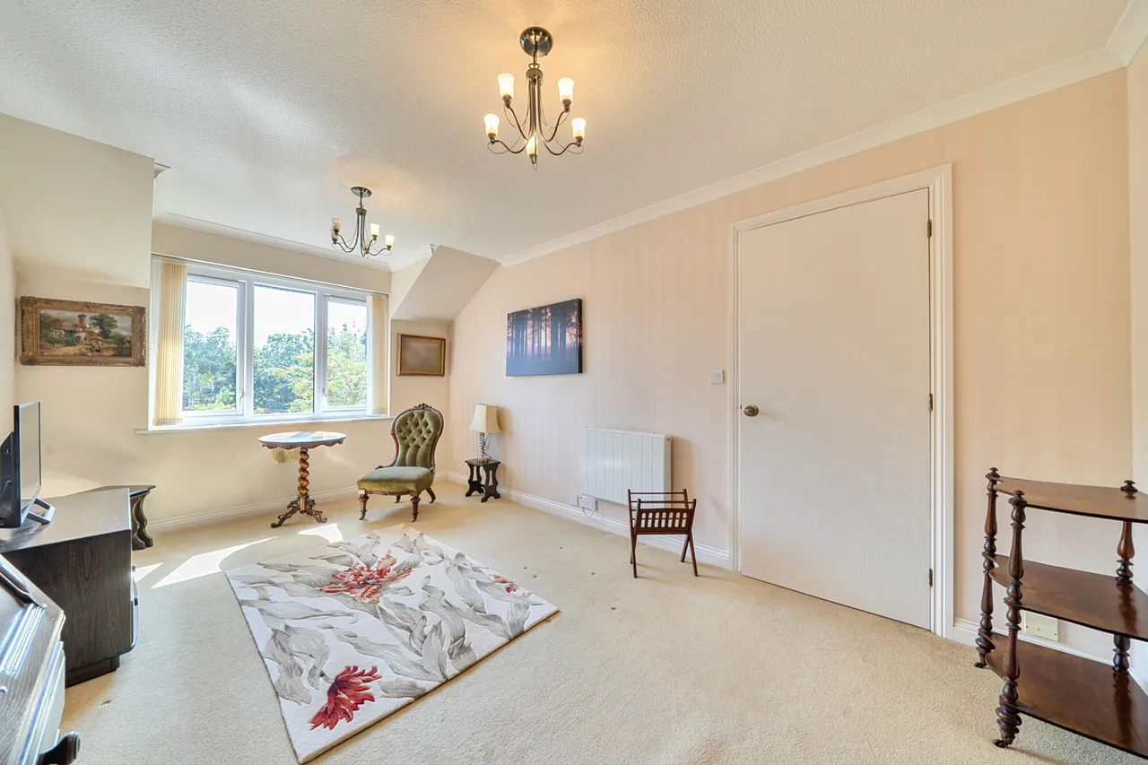 Windsor Close, Northwood, HA6, photo 2