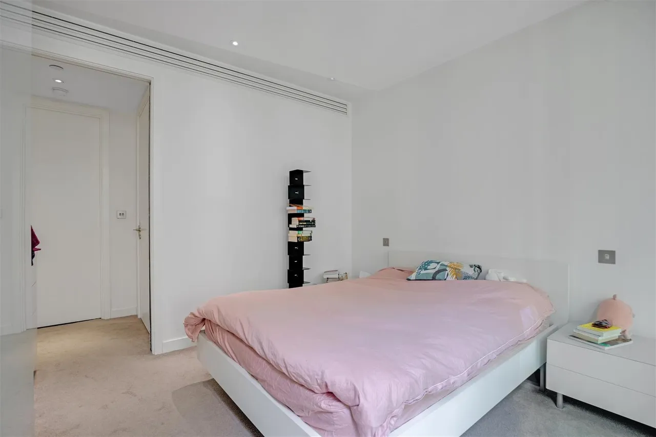 Canter Way, London, photo 7