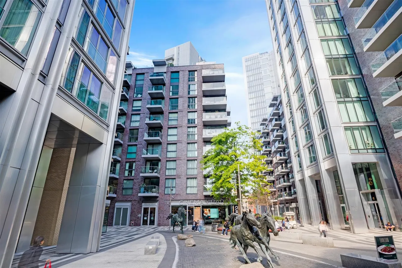 Canter Way, London, photo 13