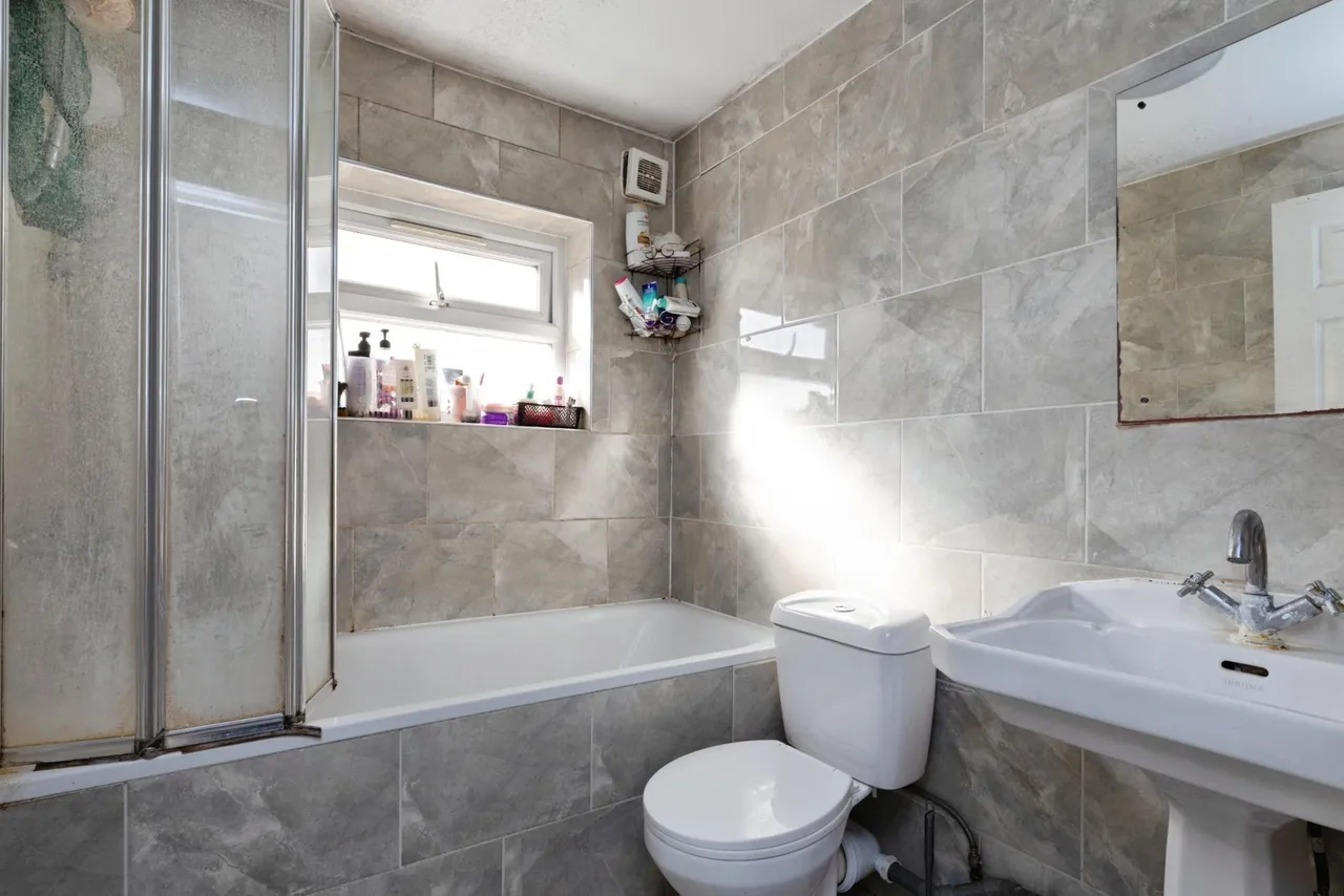 Ferndale Road, London, E7, photo 15