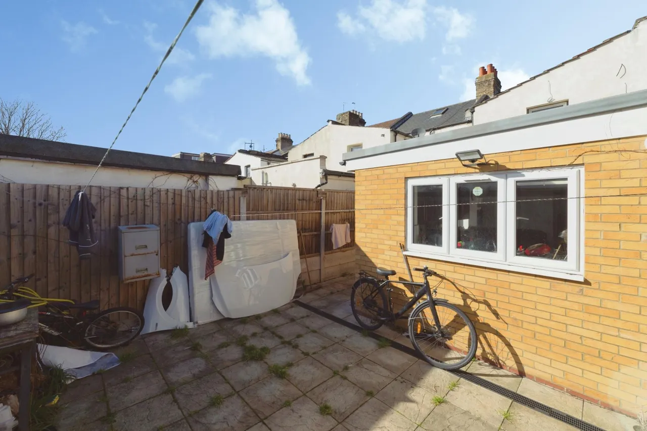 Ferndale Road, London, E7, photo 18