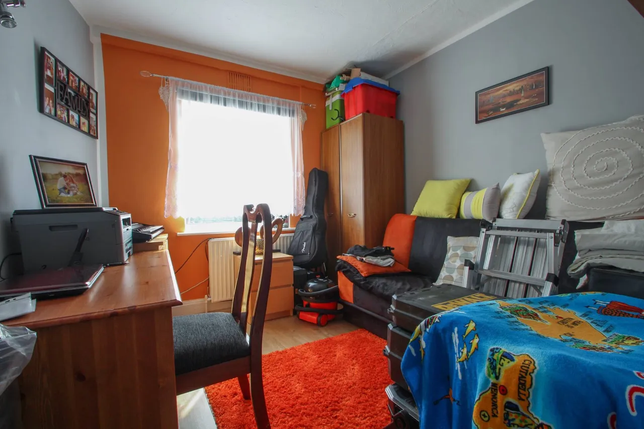 Burnham Crescent, Dartford, photo 5
