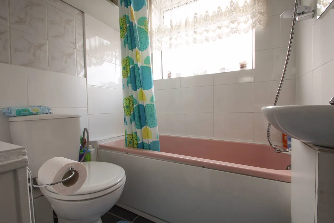Burnham Crescent, Dartford, photo 7