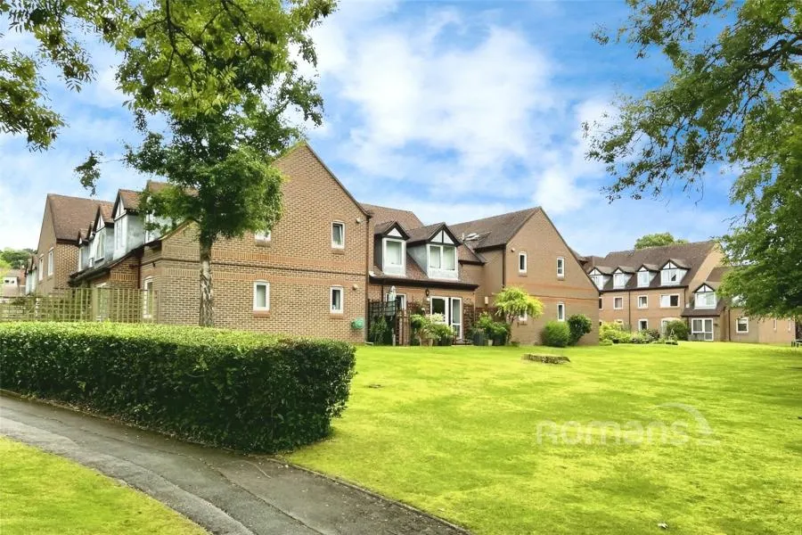 High Street, Sandhurst, GU47, photo 2