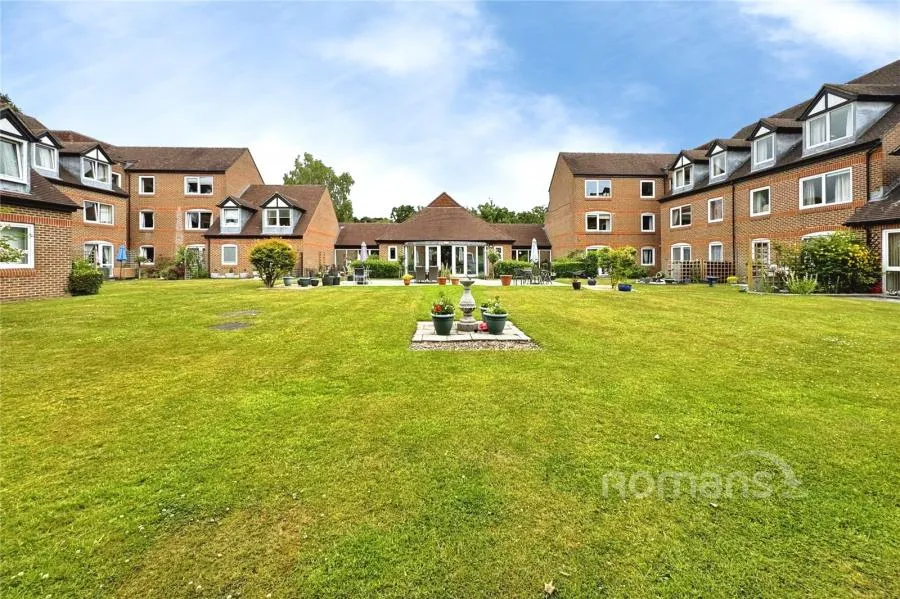 High Street, Sandhurst, GU47, photo 7