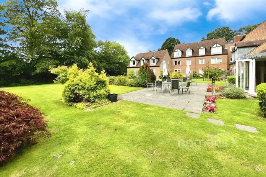 High Street, Sandhurst, GU47, photo 8