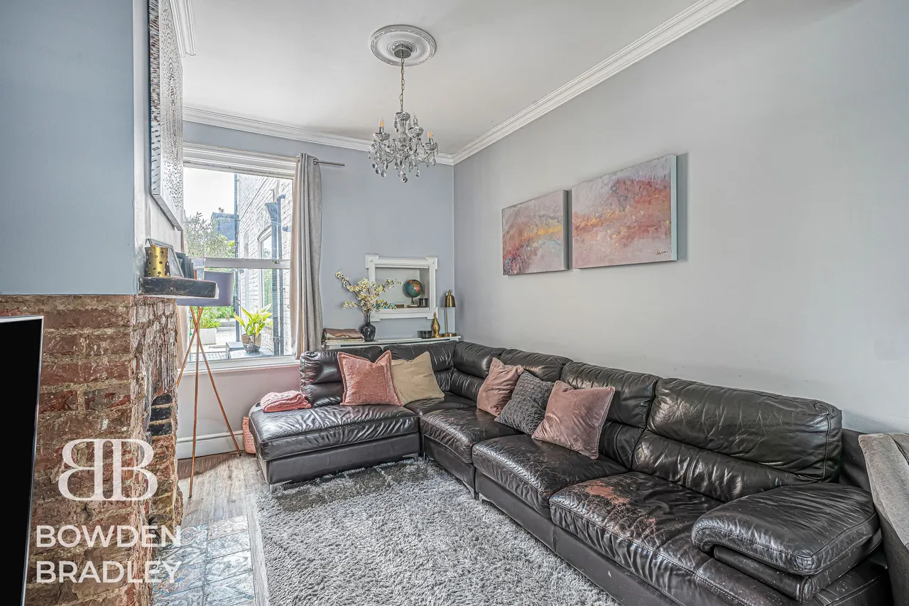 Chigwell Road, Woodford Green, IG8, photo 8