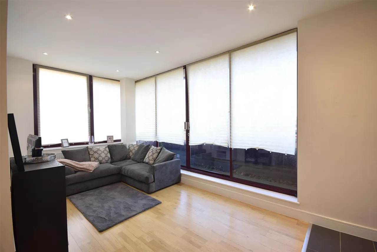 Consort Way, Surrey, RH6 7AF, photo 9