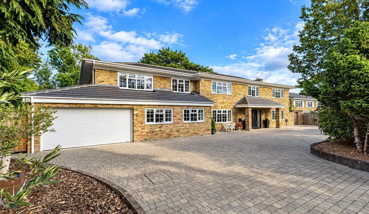 6 bed house for sale, Walkers Ridge, Camberley, GU15