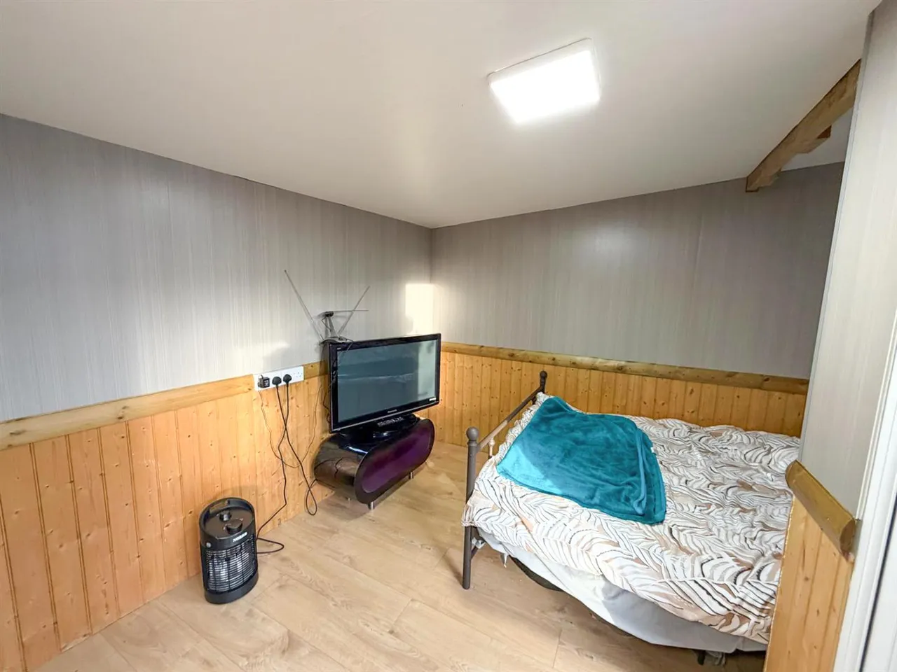 Aireville Mount, Silsden, BD20 0HY, photo 17