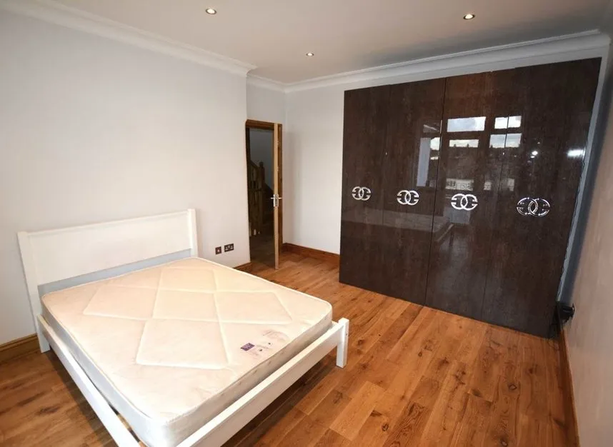 Neeld Crescent, Hendon, NW4, photo 5