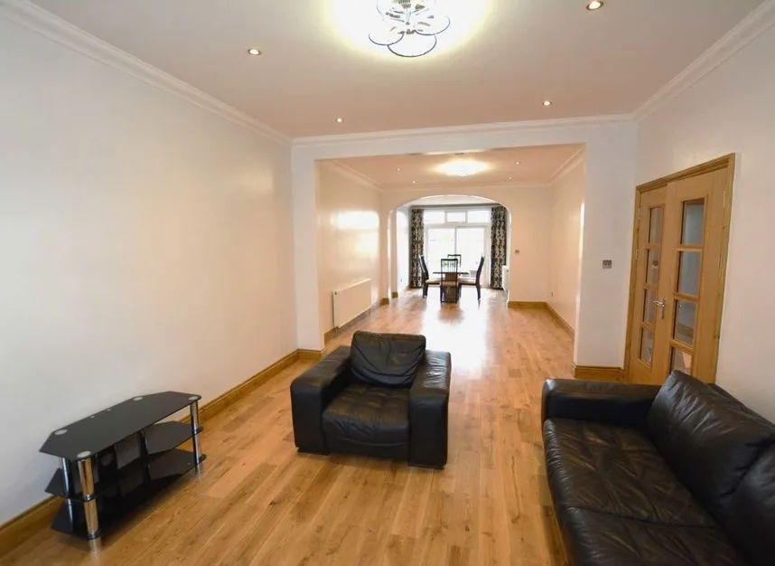 Neeld Crescent, Hendon, NW4, photo 2