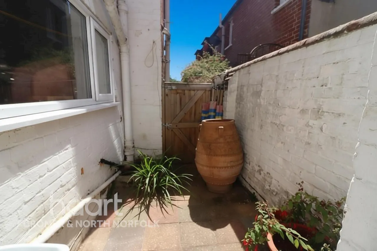 Pauls Lane, Cromer, NR27, photo 17