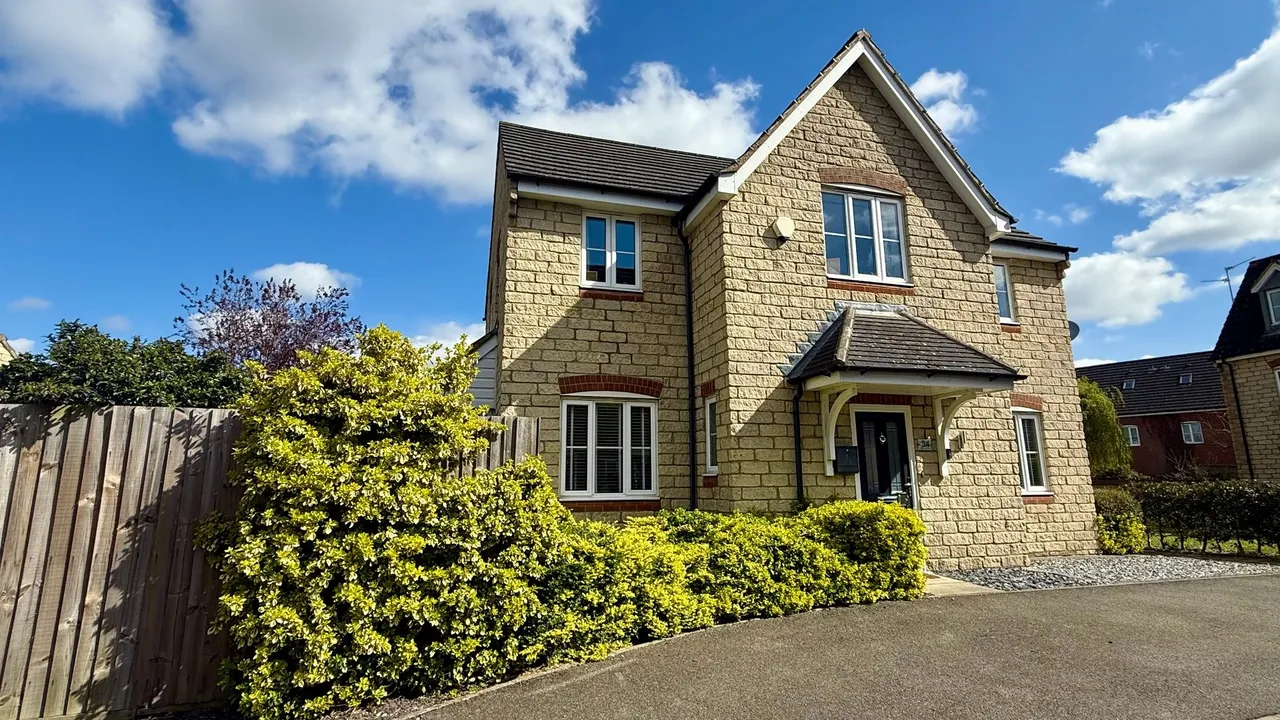 4 bed house for sale — Buttercup Drive, Bourne, PE10