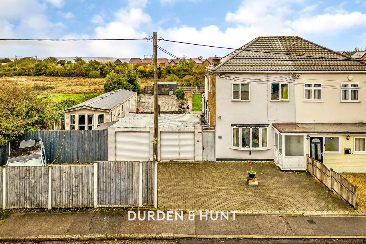 3 bed house for sale, Southend Road, Fobbing, SS17