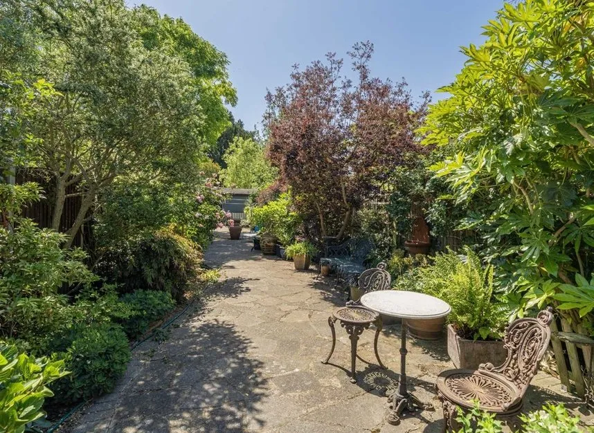 School Walk, Sunbury-On-Thames, TW16, photo 9