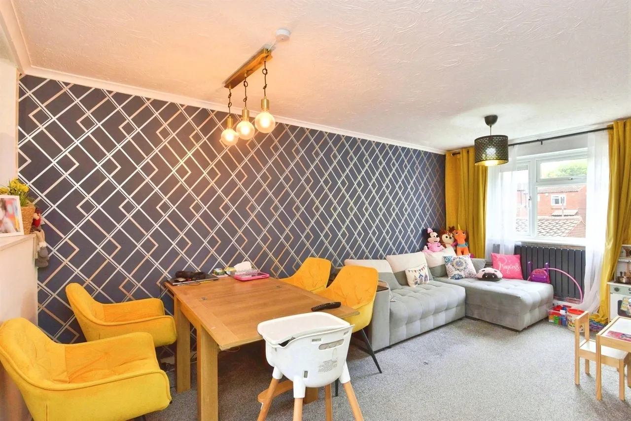 Falcon Avenue, Springfield, MK6, photo 2