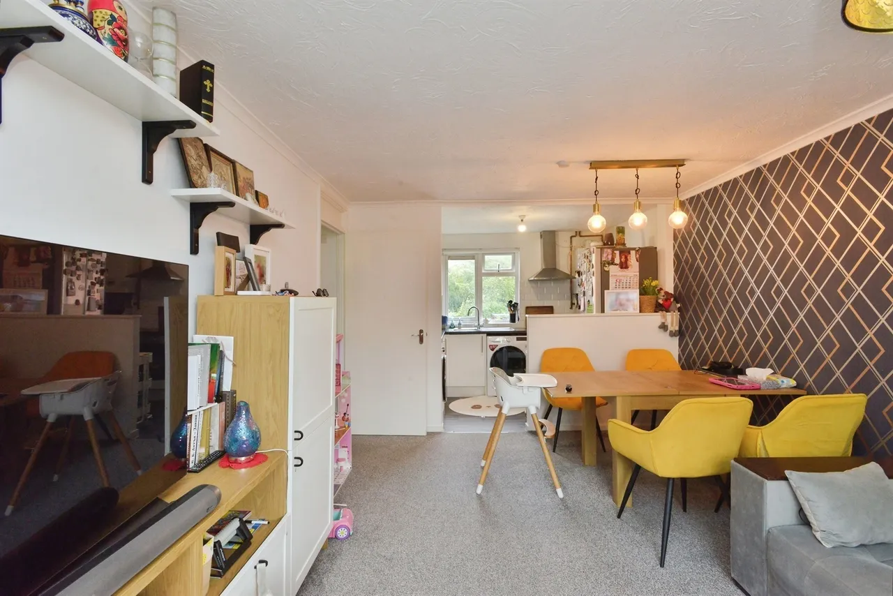 Falcon Avenue, Springfield, MK6, photo 3