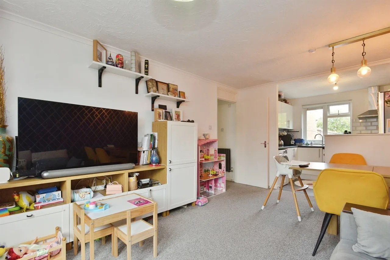 Falcon Avenue, Springfield, MK6, photo 4