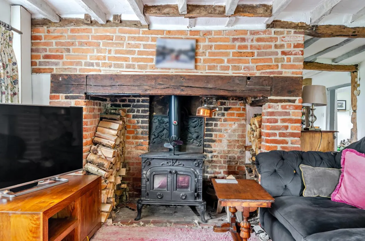 Captivating Grade II Listed Home, Nettlestead Green, photo 9